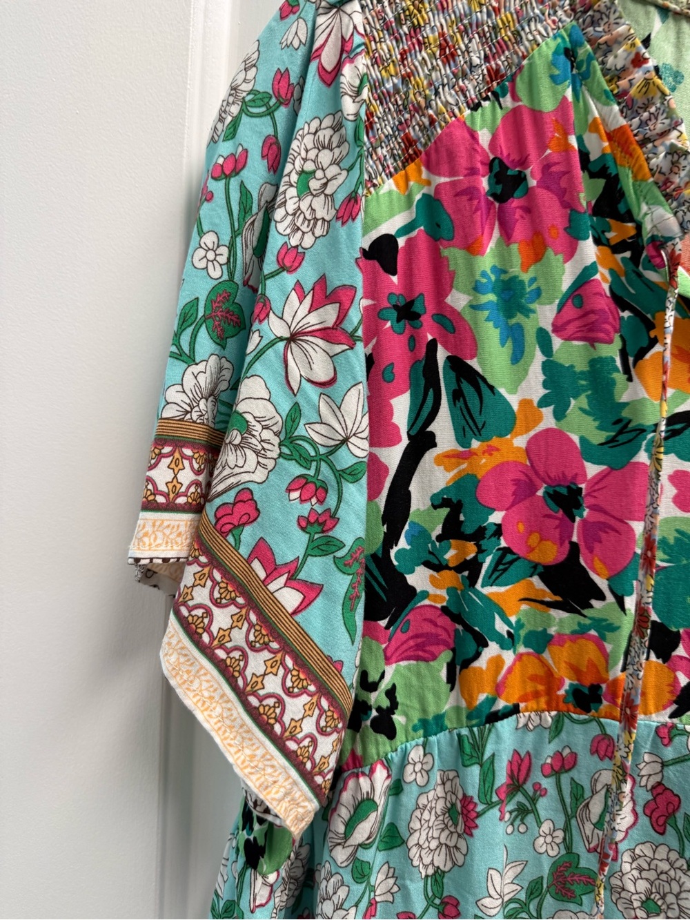 Umgee Mixed Floral Print Bohemian Top Size Medium Like New - Picture 2 of 8